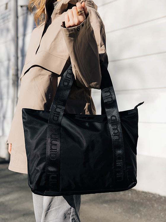 Aim'n Tote Bag Black