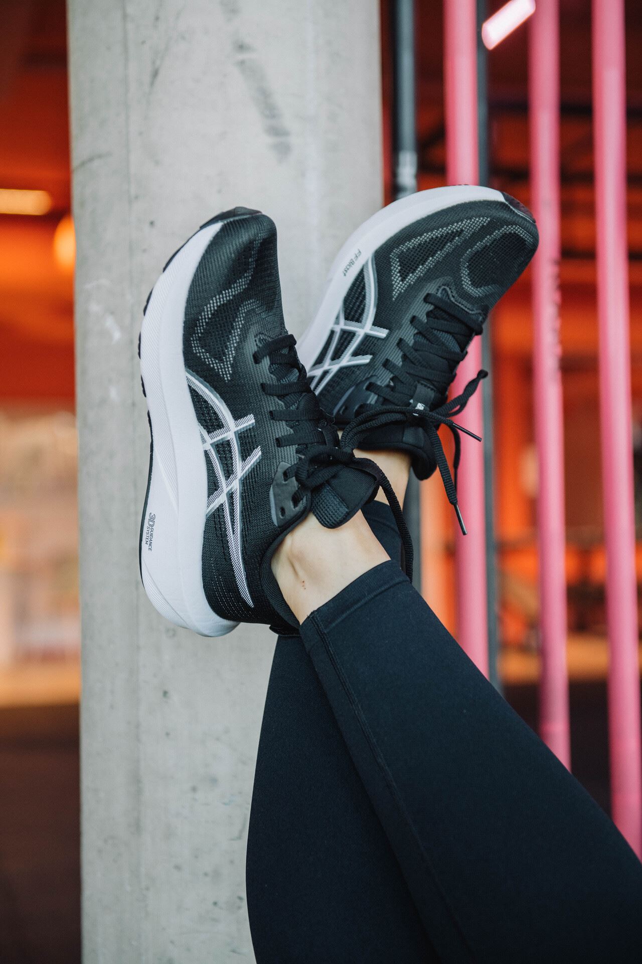 ASICS GT-1000 14 Black / White