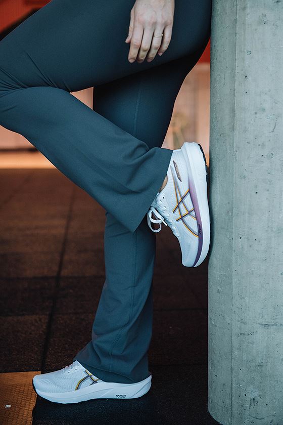 ASICS GT-1000 14 White / Yamabuki