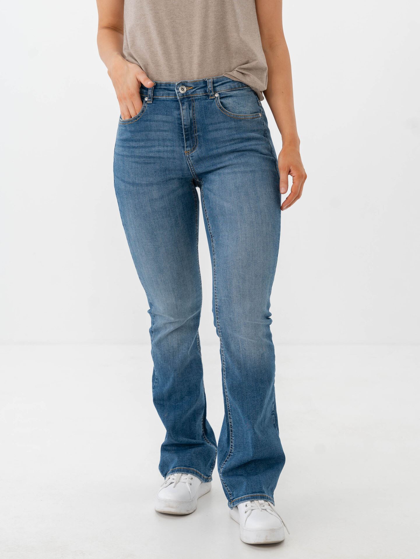 B.YOUNG Luni Flare Jeans Light Blue Denim