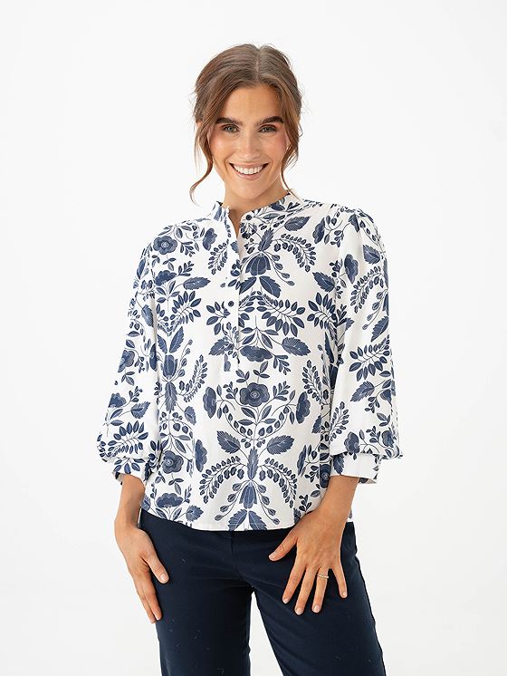 B.YOUNG Isolda Blouse Med Blue Flower