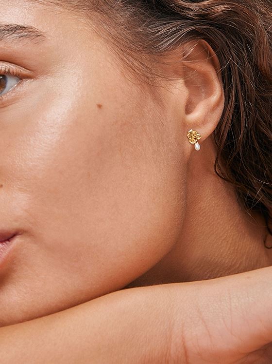 ENAMEL Copenhagen Mio Pearls Studs Gull