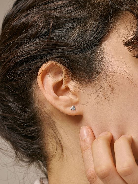 ENAMEL Copenhagen Heart Studs Sølv