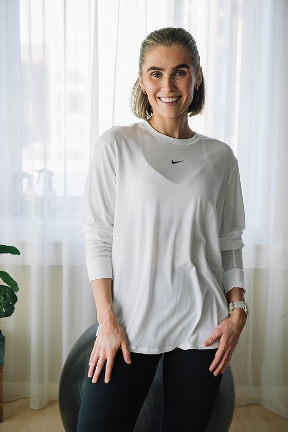 Nike One Relaxed Dri-Fit Long Sleeve White / Black