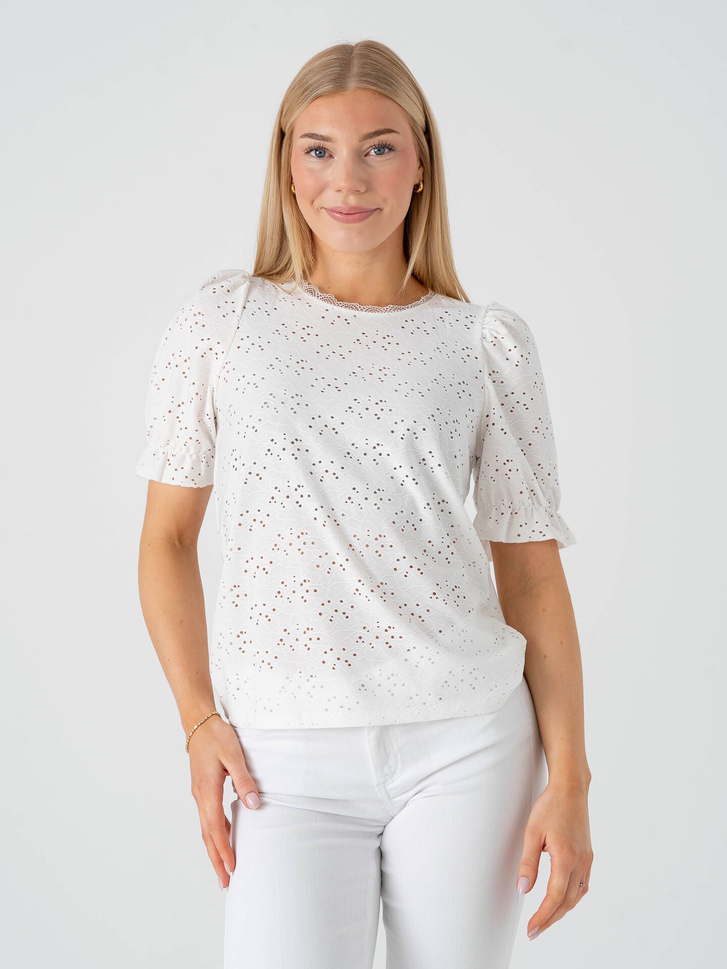 Only New Smilla Life Short Sleeve Puff Top Cloud Dancer