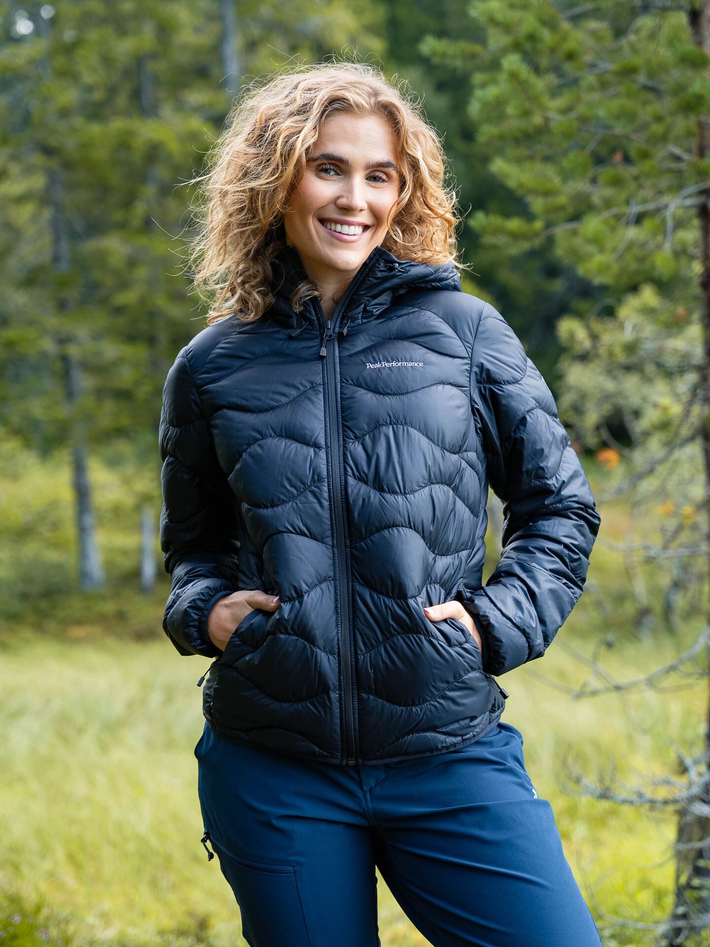 Peak Performance Helium Down Hood Jacket Women BLACK