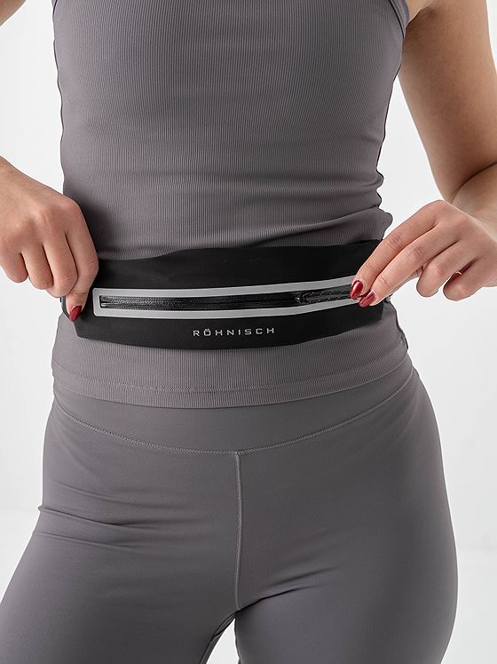 Röhnisch Issa Expandable Running Belt Black