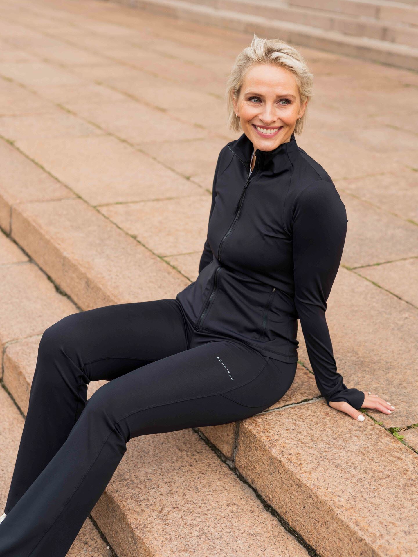 Röhnisch Legacy Full Zip Black