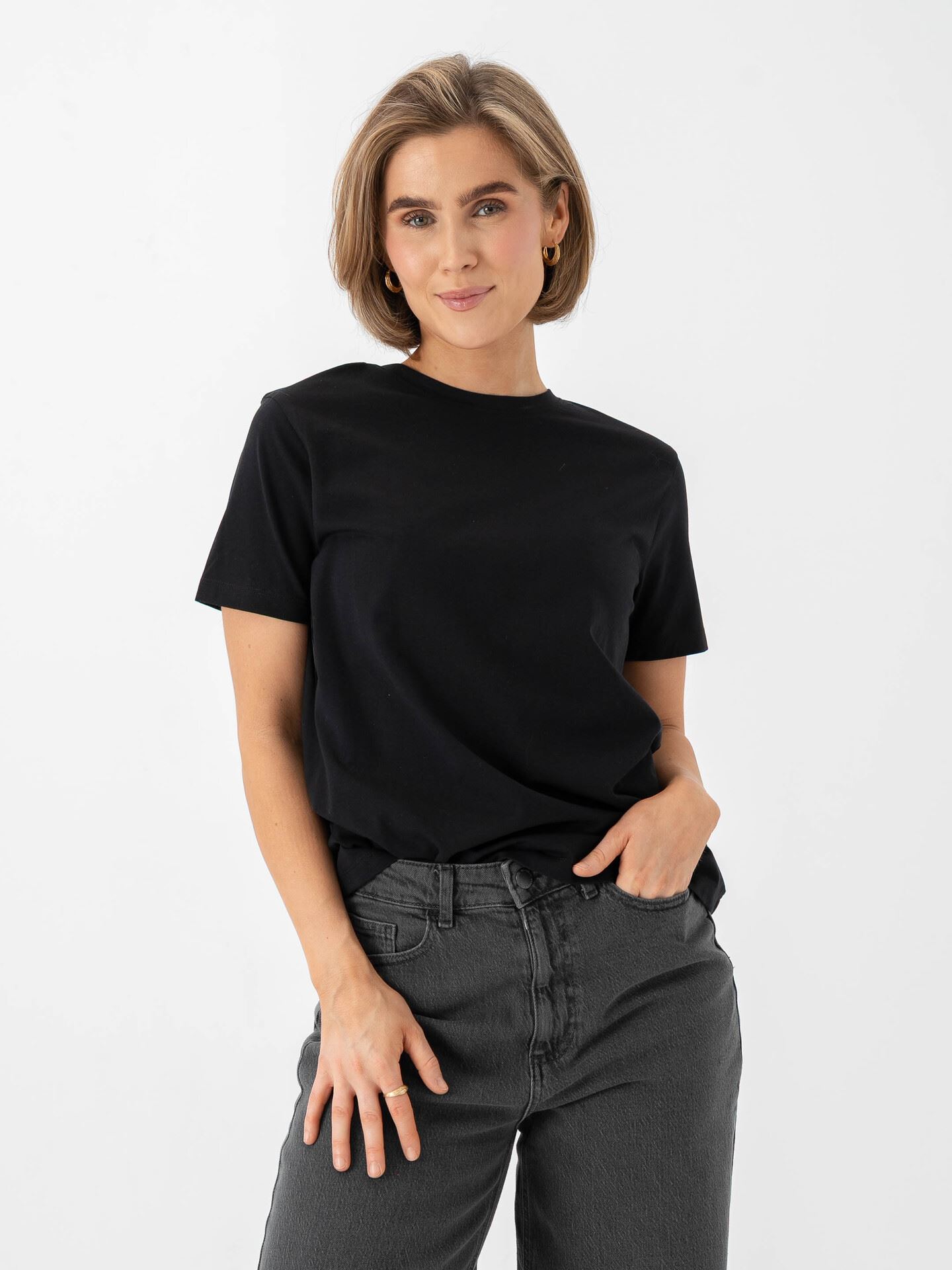 Selected Femme Essential Short Sleeve Boxy Tee Black