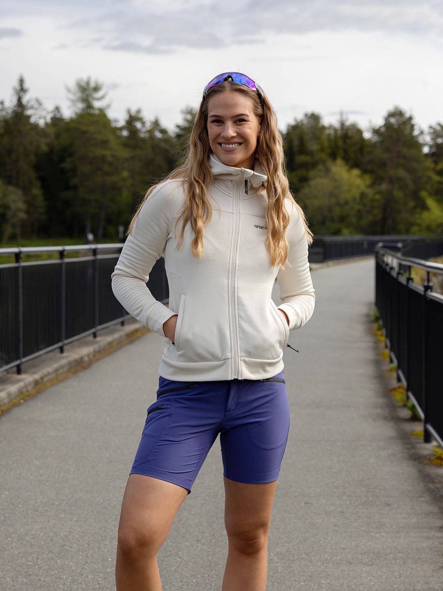 Twentyfour Venture Air Hoodie Gråhvit