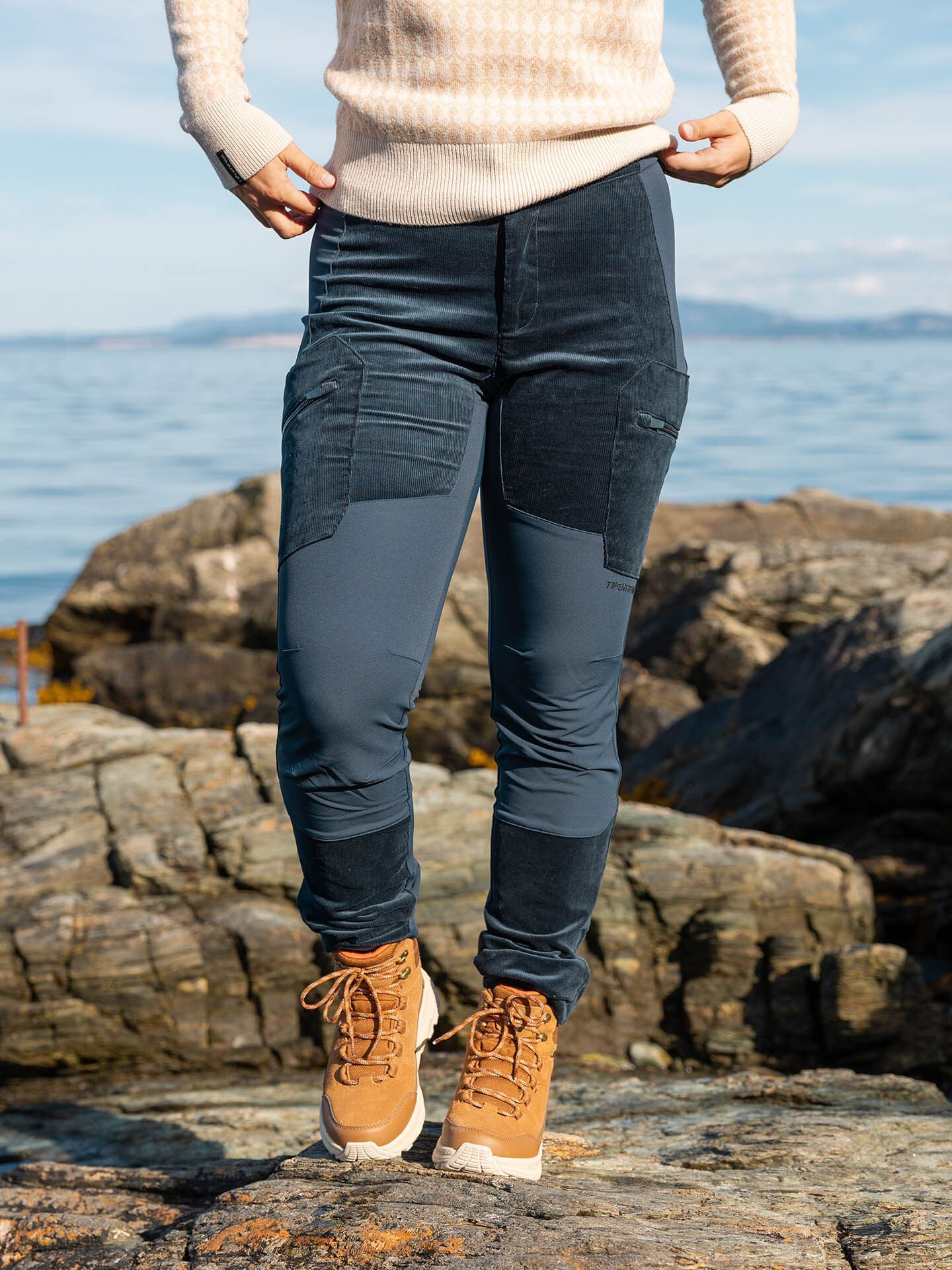 Twentyfour Aurora Shape Cordbukse Marine