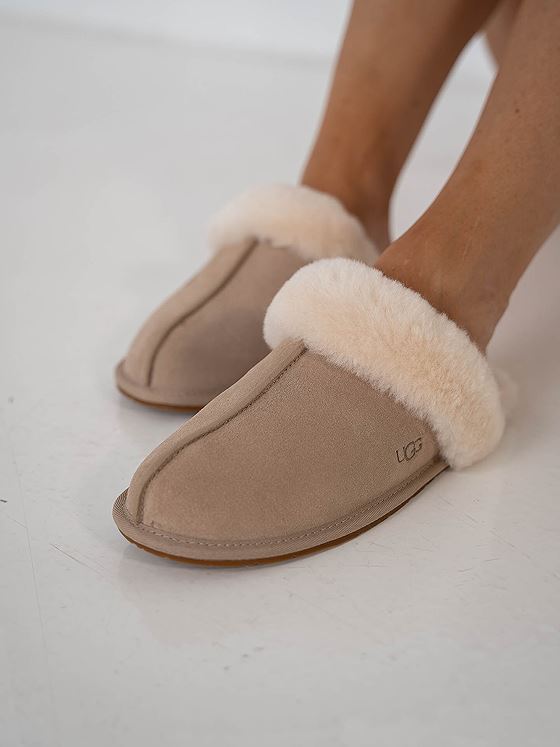 UGG Scuffette II Sand