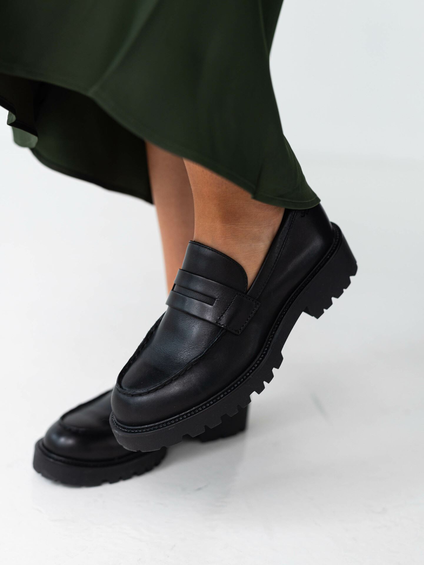 Vagabond Kenova Loafers Svart Skinn