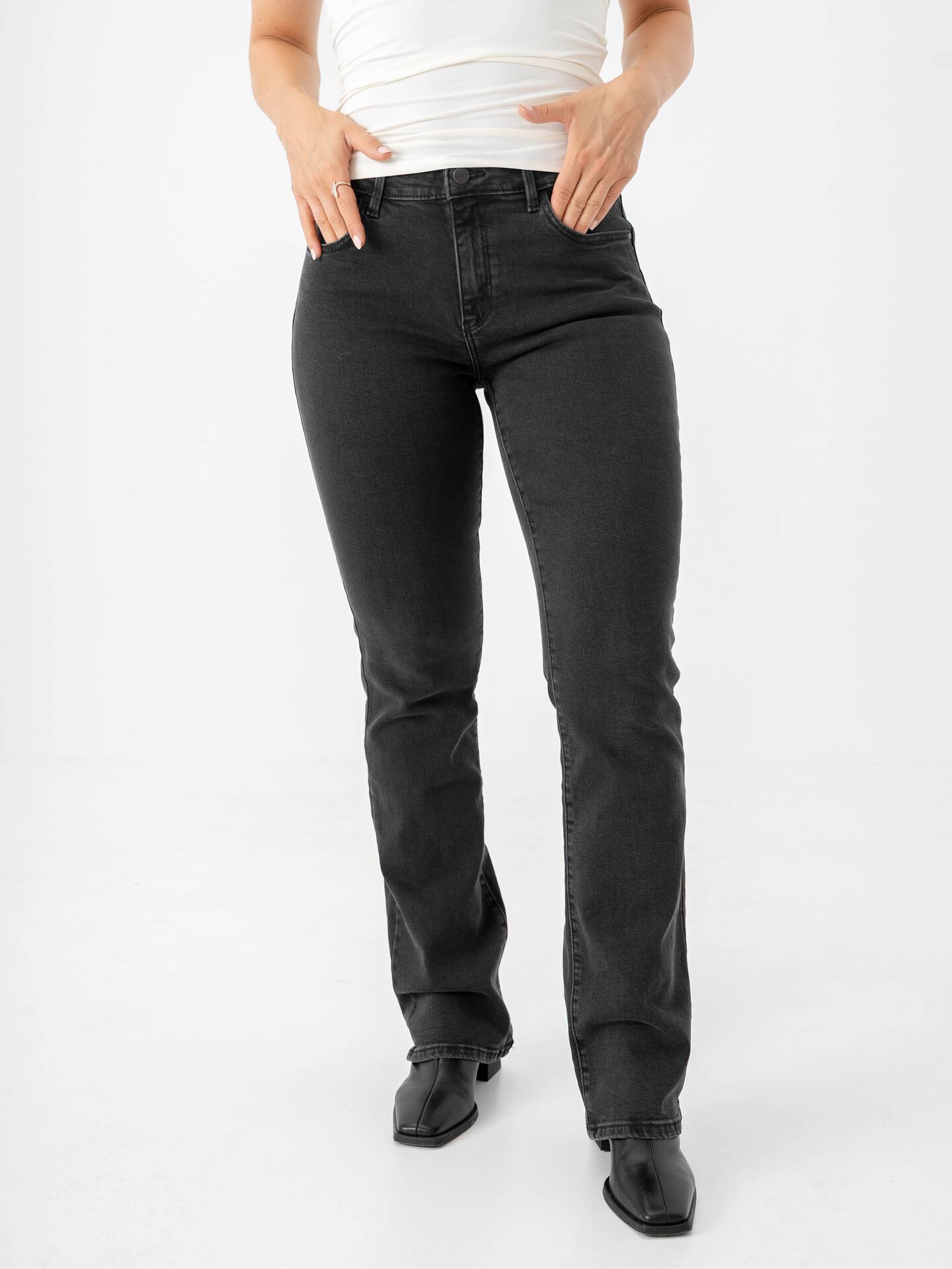 Wrangler Bootcut Sultry Black