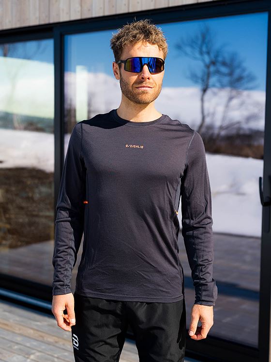 Dæhlie Performance Wool Long Sleeve Obsidian