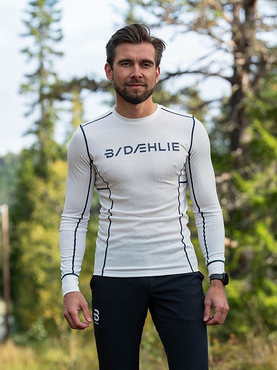 Dæhlie Training Tech Long Sleeve Brilliant White / Dark Denim