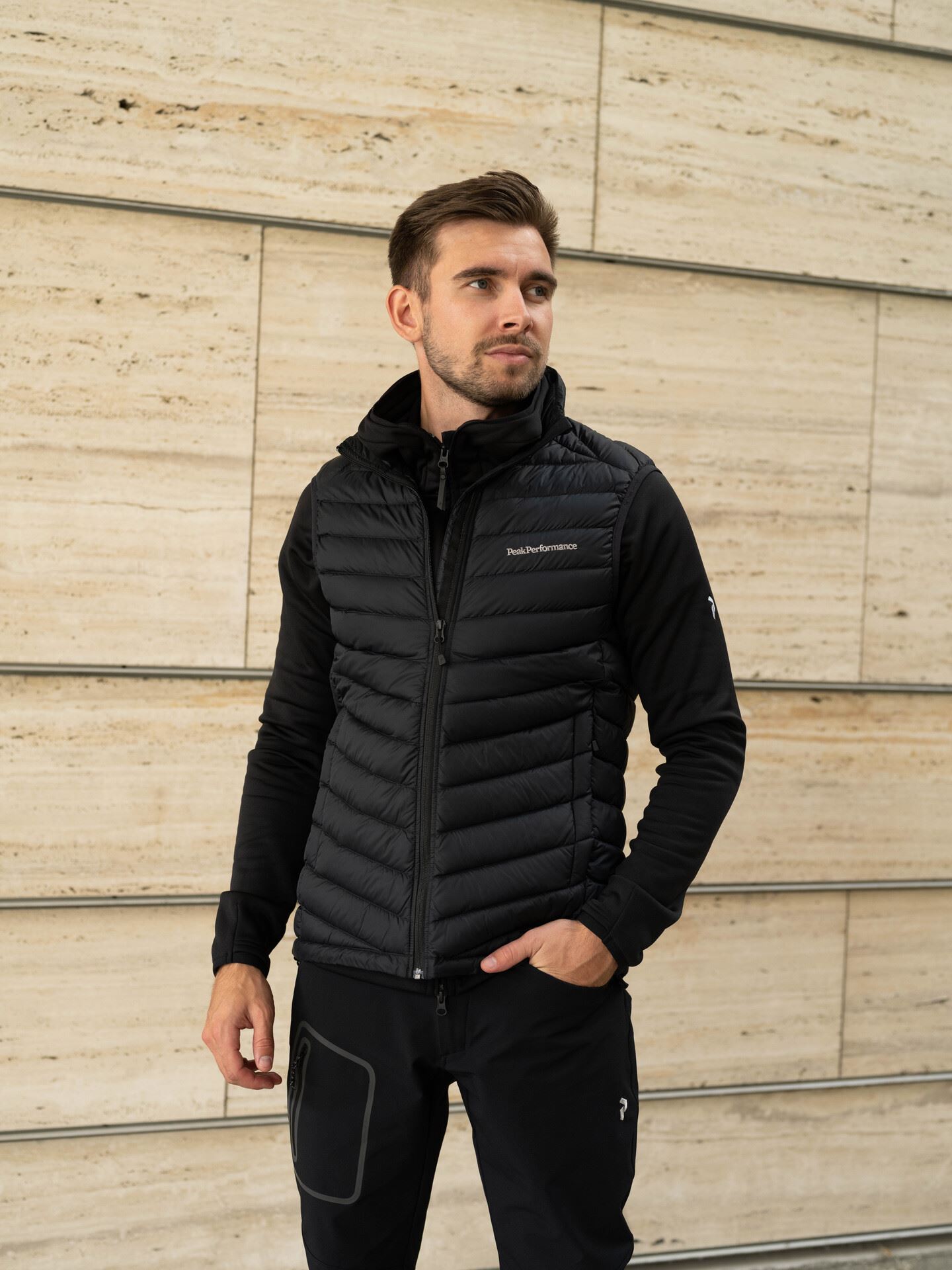 Peak Performance Frost Down Vest Black