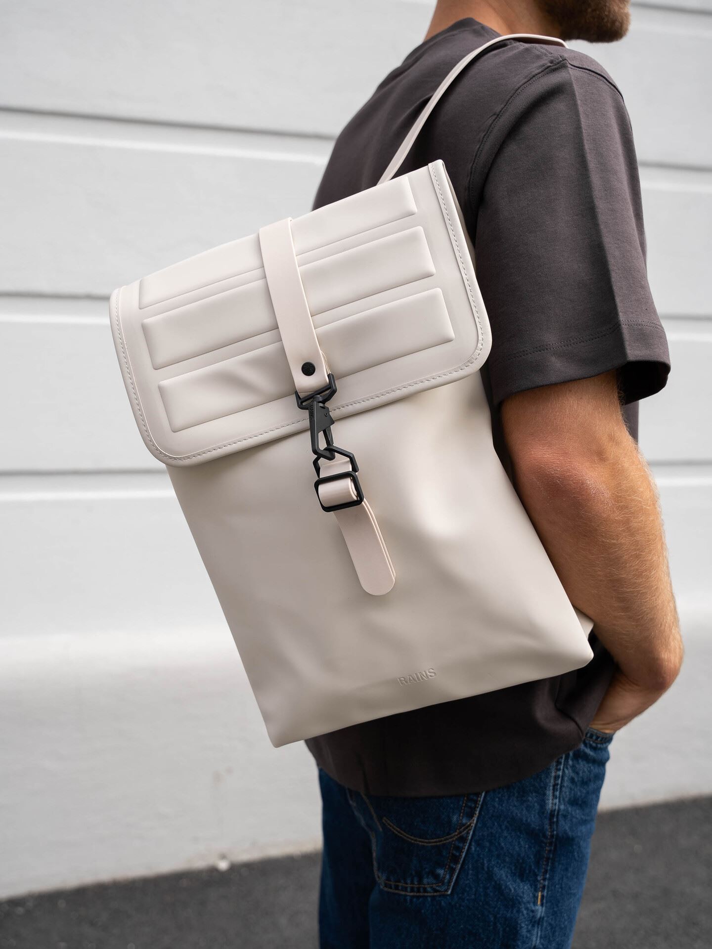 Rains Shield Rucksack Dune