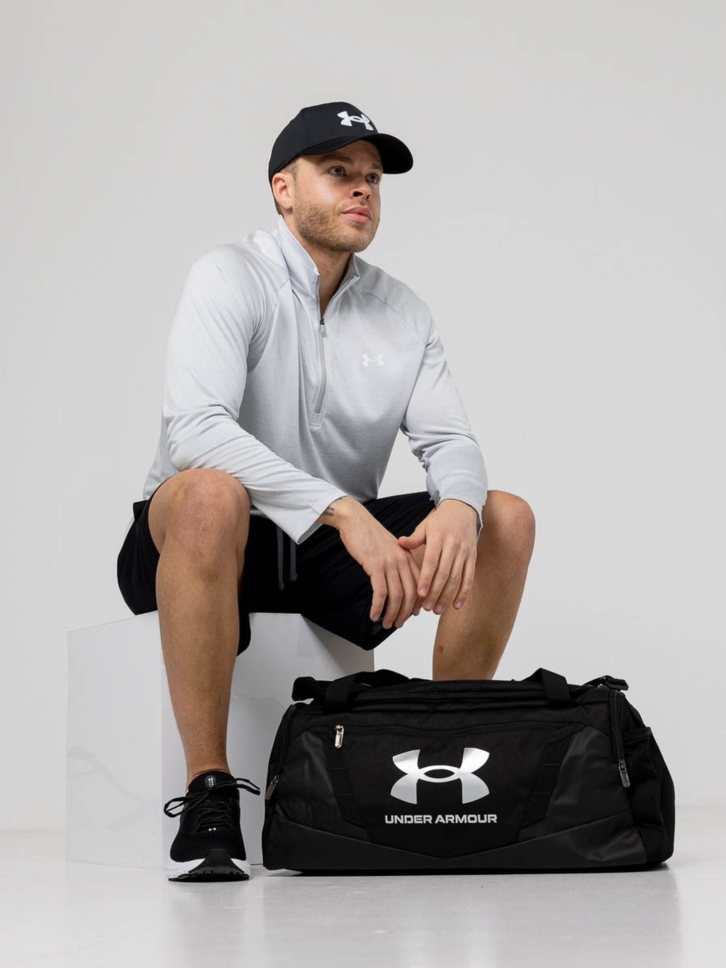Under Armour Undeniable 5.0 Duffle SM Black / Metallic Silver