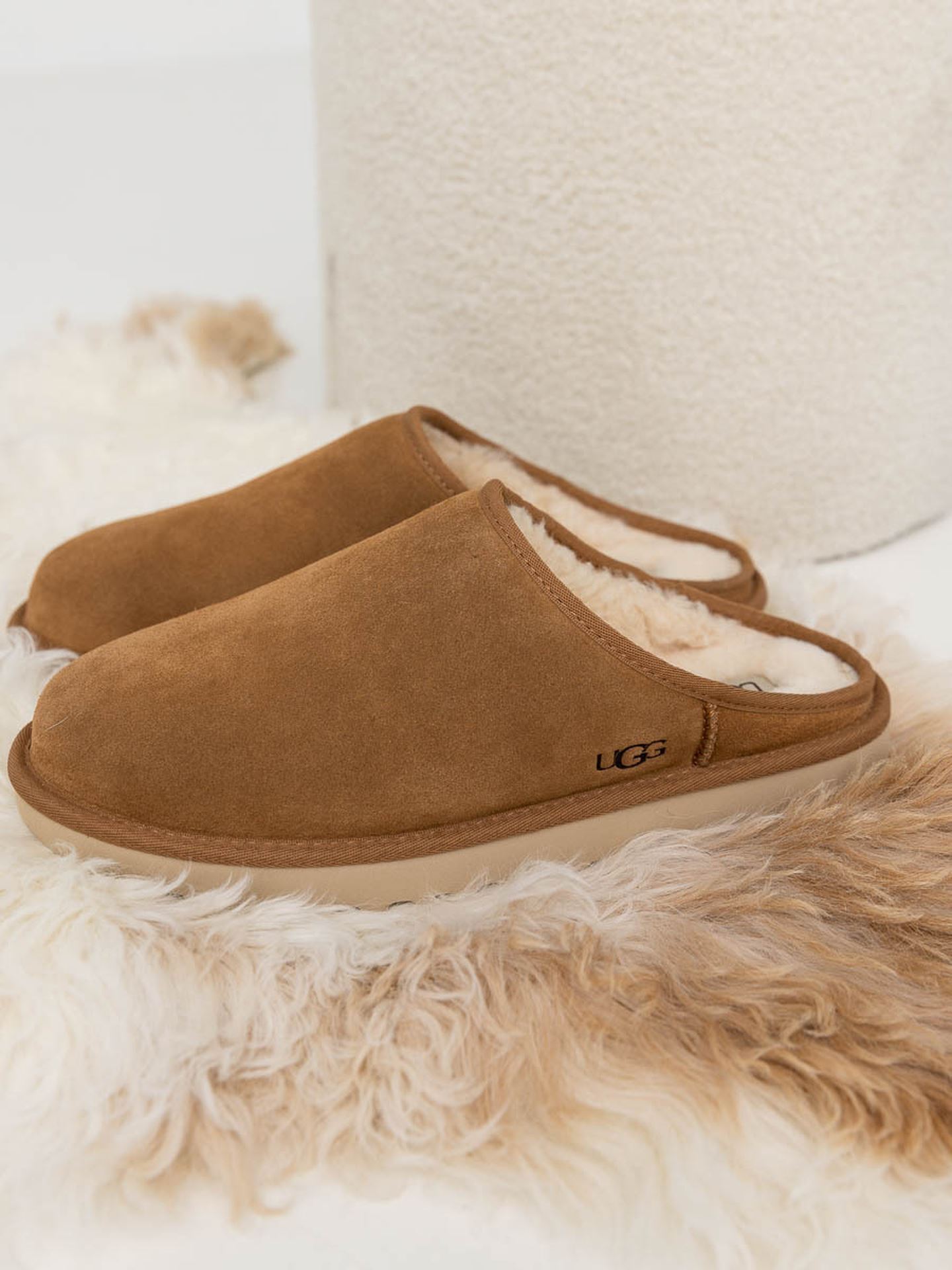 UGG Classic Slip-On Chestnut