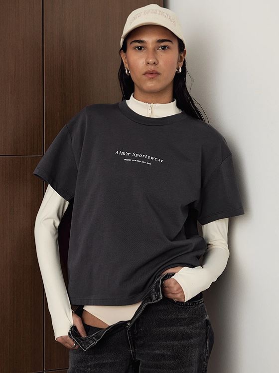 Aim'n Serif Boxy T-Shirt Shadow Grey