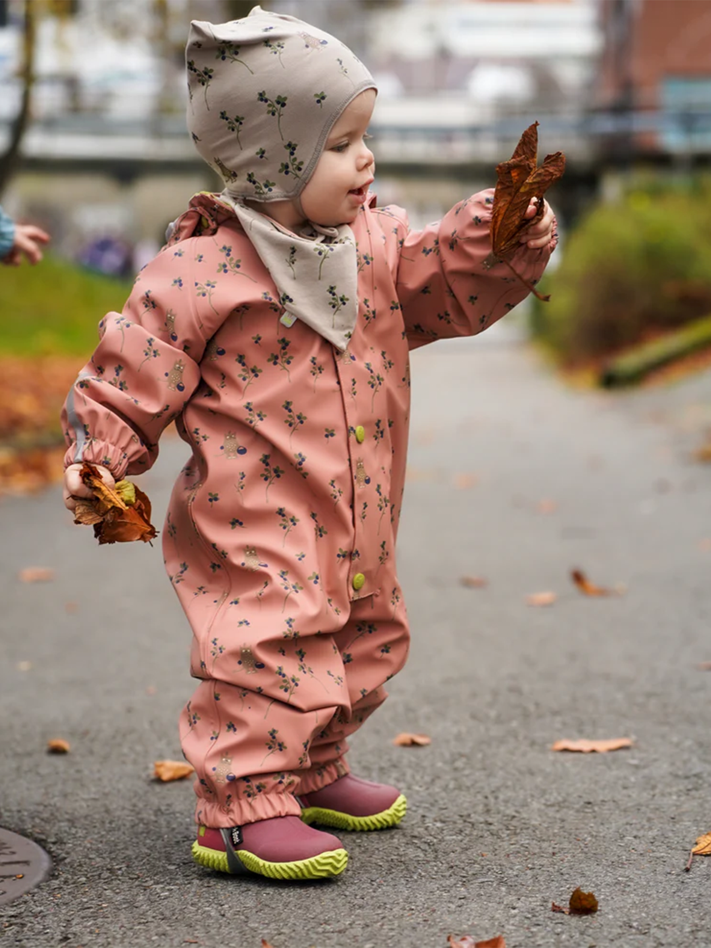 Kattnakken Babyregndress Dugg Kattefot